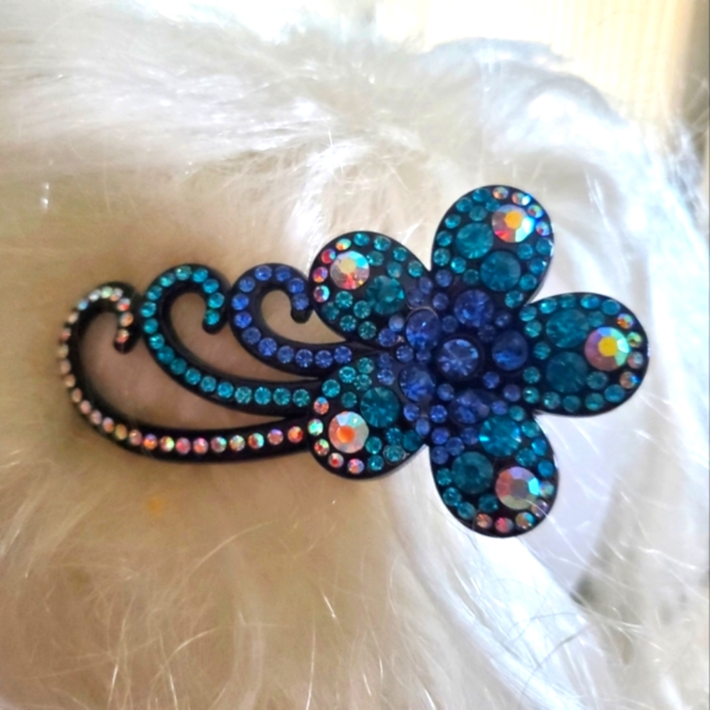 Crystal hair clip _ NWOT